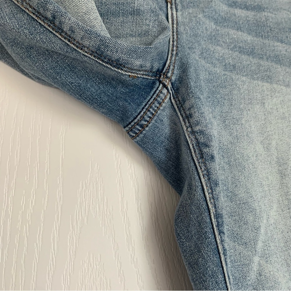 Embroidered Raw Hem Jeans - Picture 9 of 14
